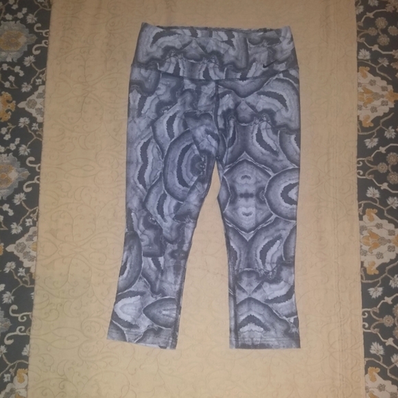 Nike Dri Fit Capri Leggings